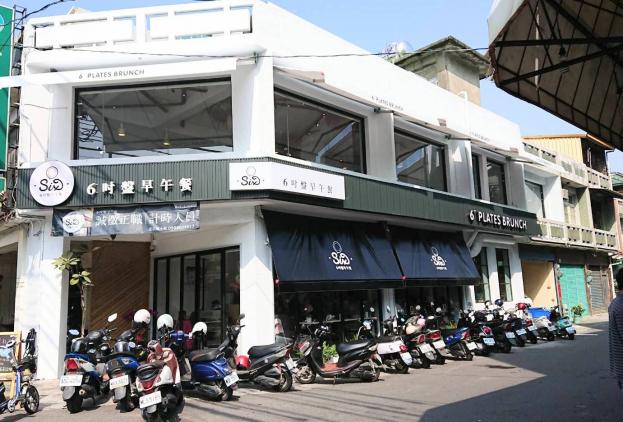 三角窗早午餐簡餐店面裝潢及設備齊全(原6吋盤早午餐)