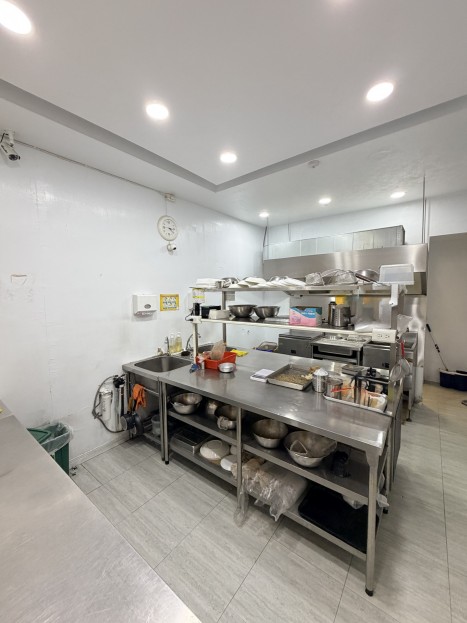 yes頂尖!創業頂讓 個人因素忍痛割愛老客人等你繼續開門設備齊口碑好接手即可營業 金額：56萬 / 元 桃園市蘆竹區