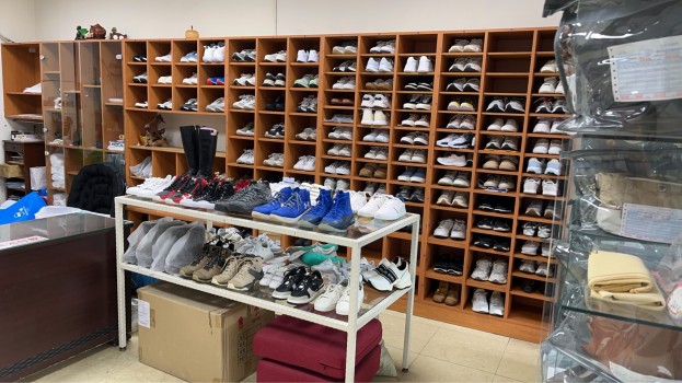 yes頂尖!創業頂讓 洗鞋/洗包/洗衣店頂讓 接手即可馬上賺錢。店主想退休休息 金額：500萬 / 元 新竹縣竹北市