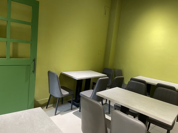 嘉義市文化路商圈，蛋黃區黃金店面，人潮即是錢潮，顧客穩定增加