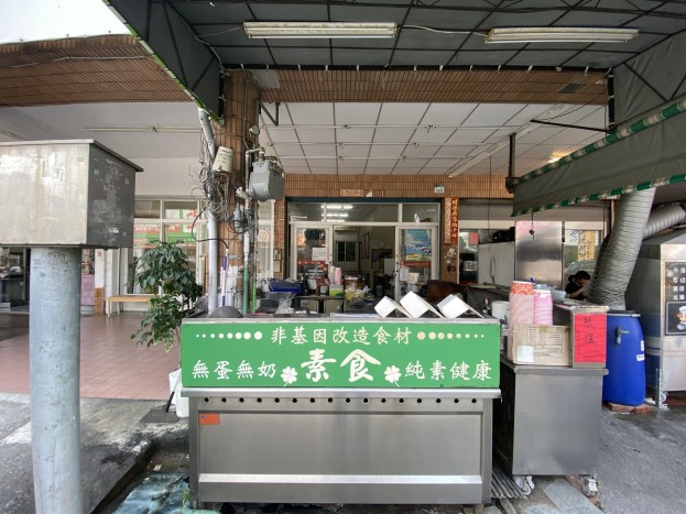 yes頂尖!創業頂讓  鄰近家樂福商圈人潮 金額：65萬 / 元 高雄市鳳山區