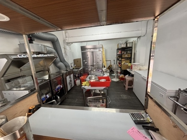 信義區永春捷運站旁雞排店