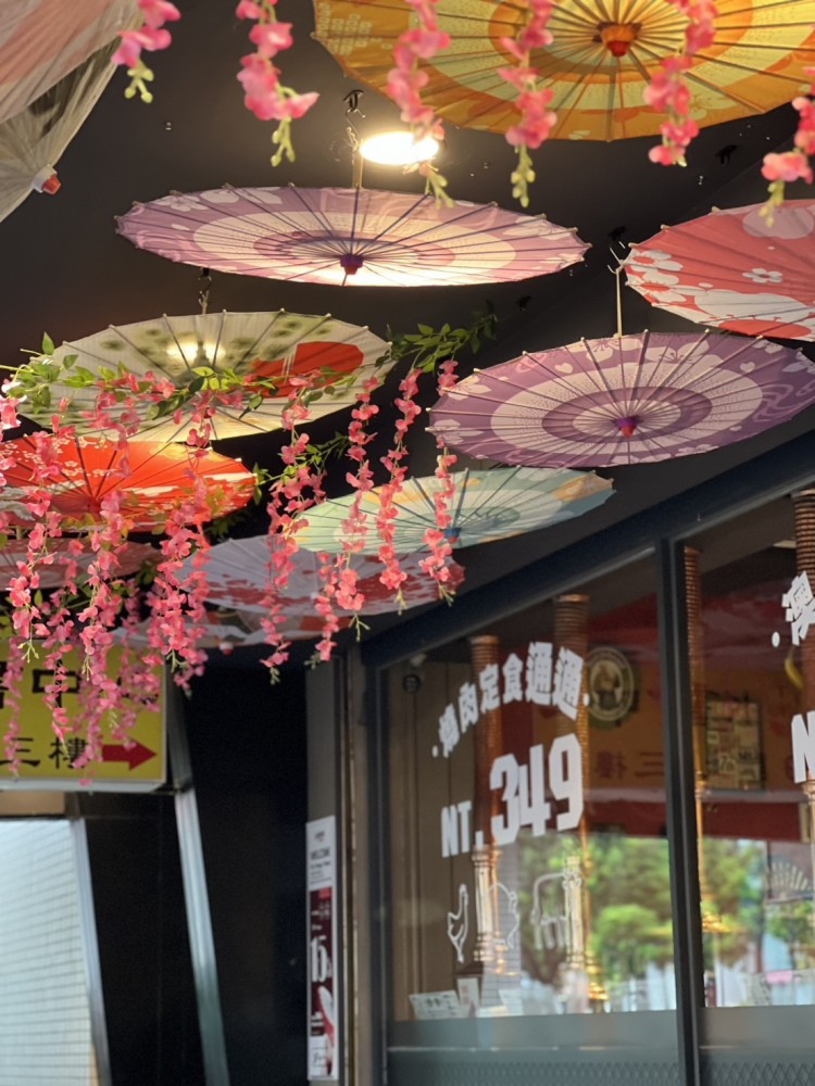 新竹東區護城河畔_晶品城旁_整棟店面_含生財器具及設備