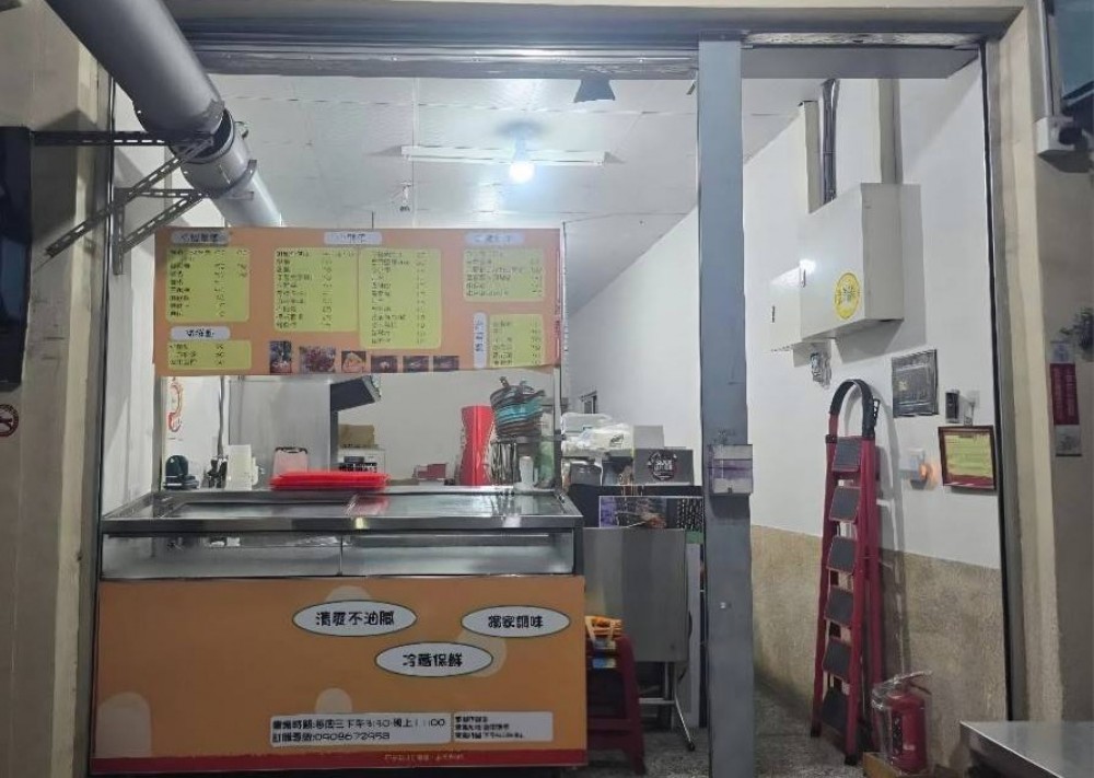 地點非常好 鄰近火車站，醫院，銀行 （盤讓金額可議價）