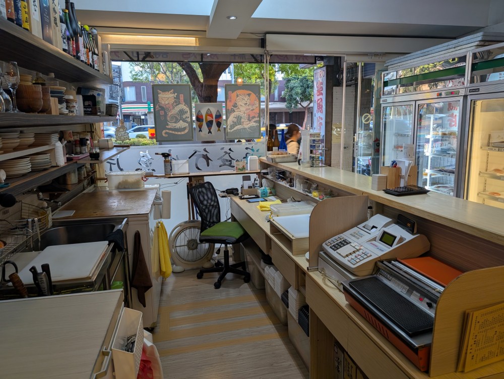 芝山捷運站｜天母SOGO商圈｜35坪餐飲店面頂讓