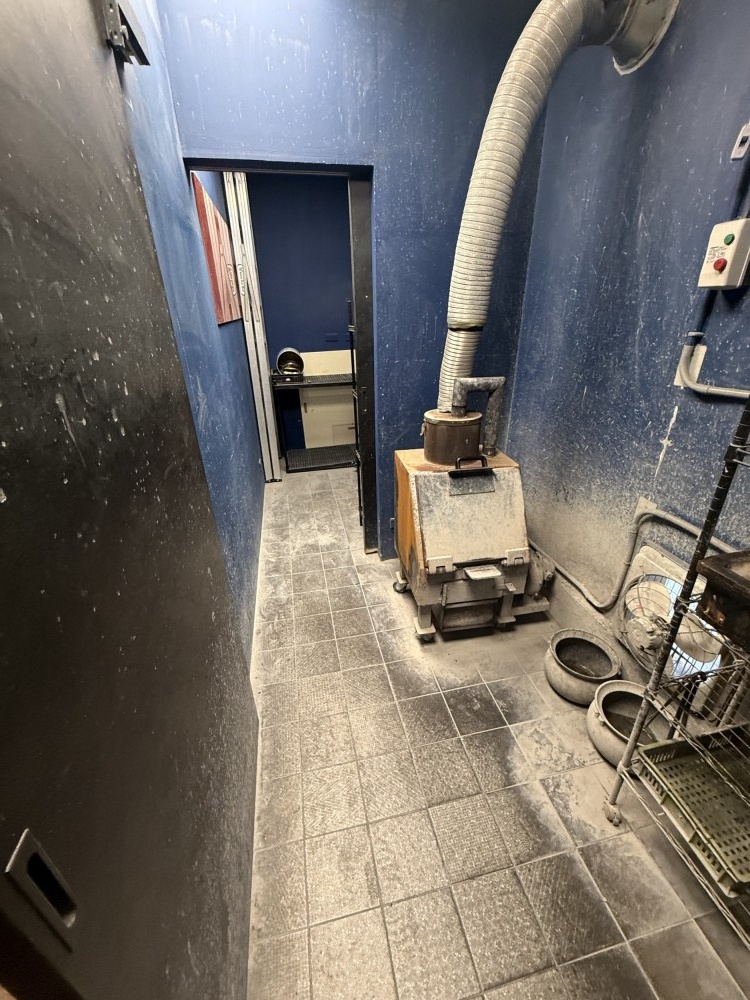 燒烤店裝潢及設備完善接手立即賺