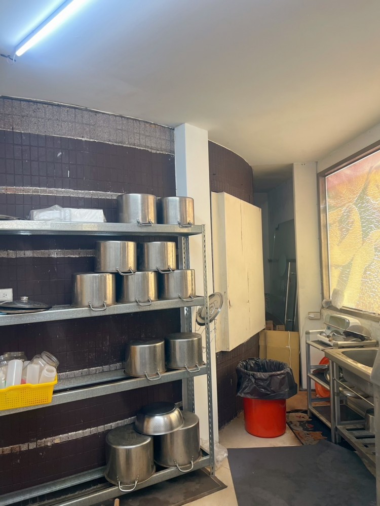 嘉義連鎖飲料店頂讓 接手即可營業 三間寬店面 找人接手