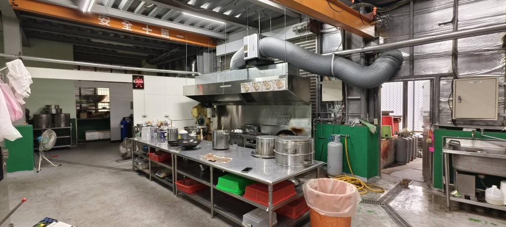 你想要打造一個700坪加工食品的小天地嗎?整棟頂讓超級划算
